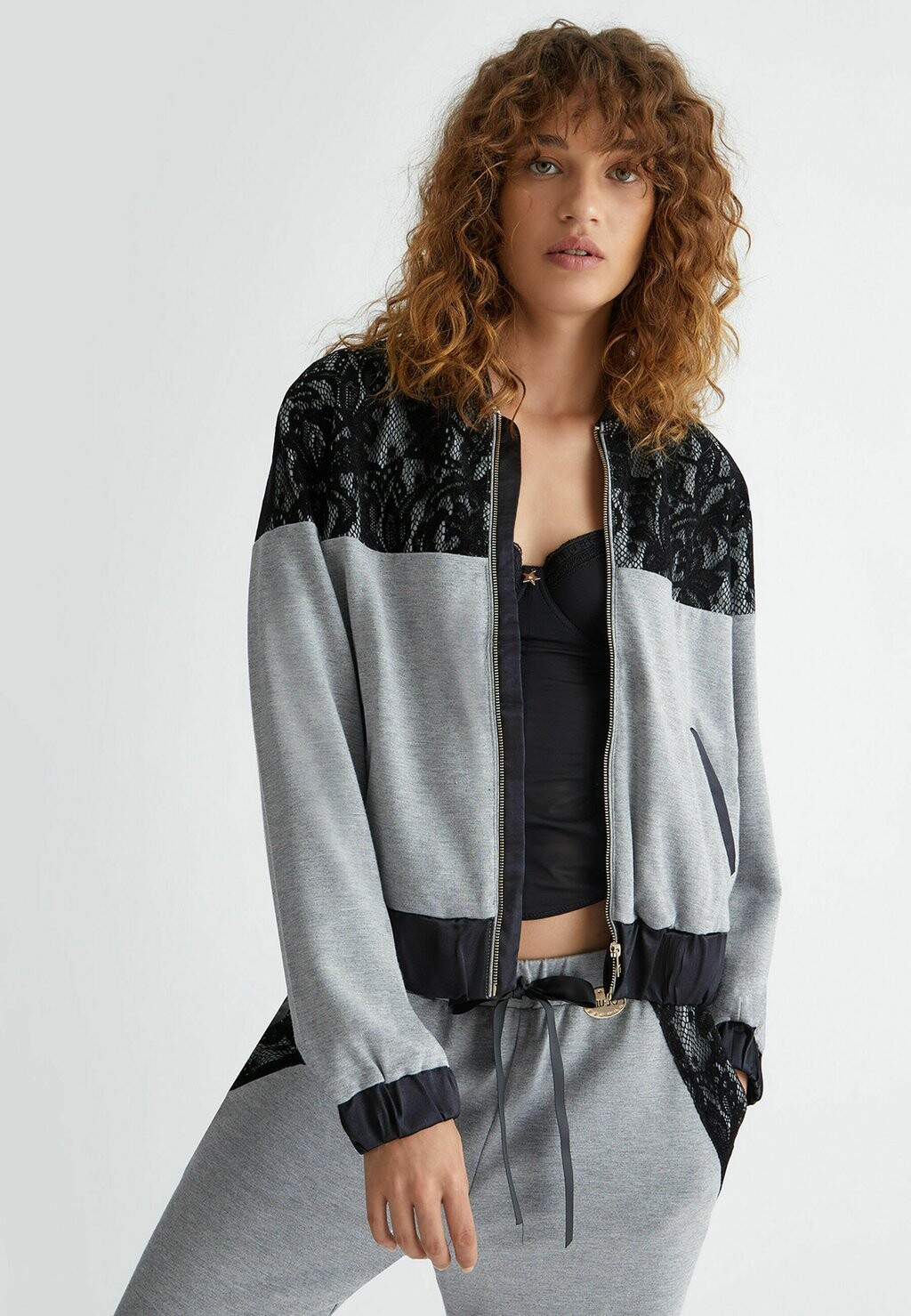 

Бомбер Chaquetas LIU JO ЭКОЛОГИЧНОСТЬ, серый