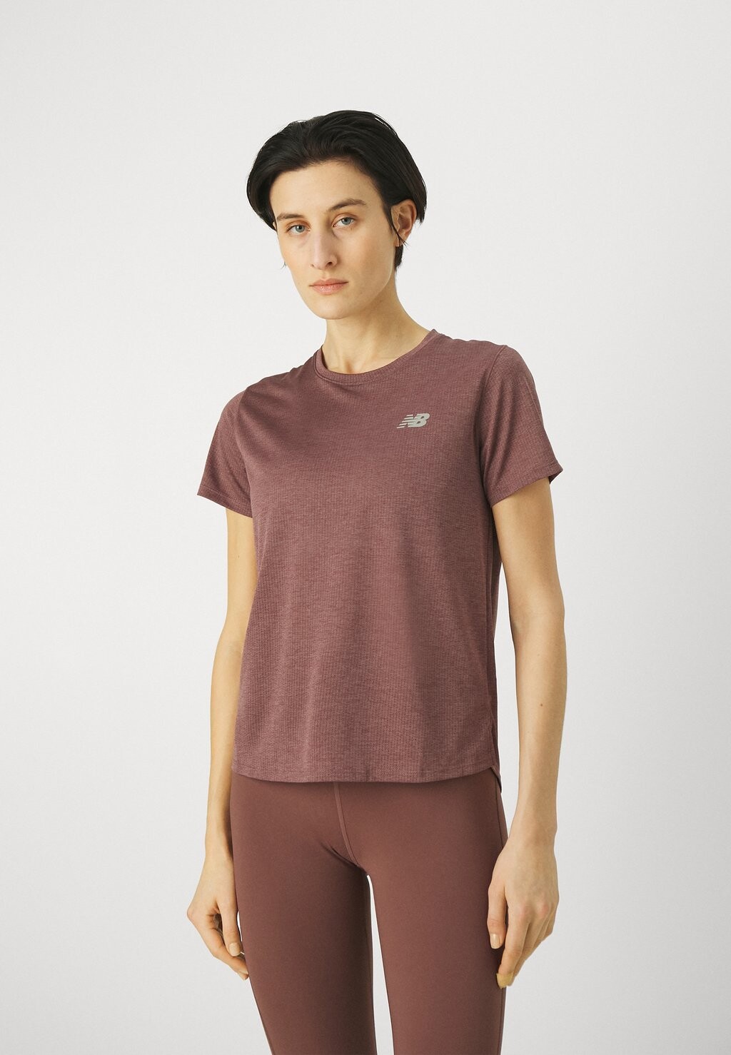

Спортивная футболка Athletics Short Sleeve New Balance, цвет licorice heather