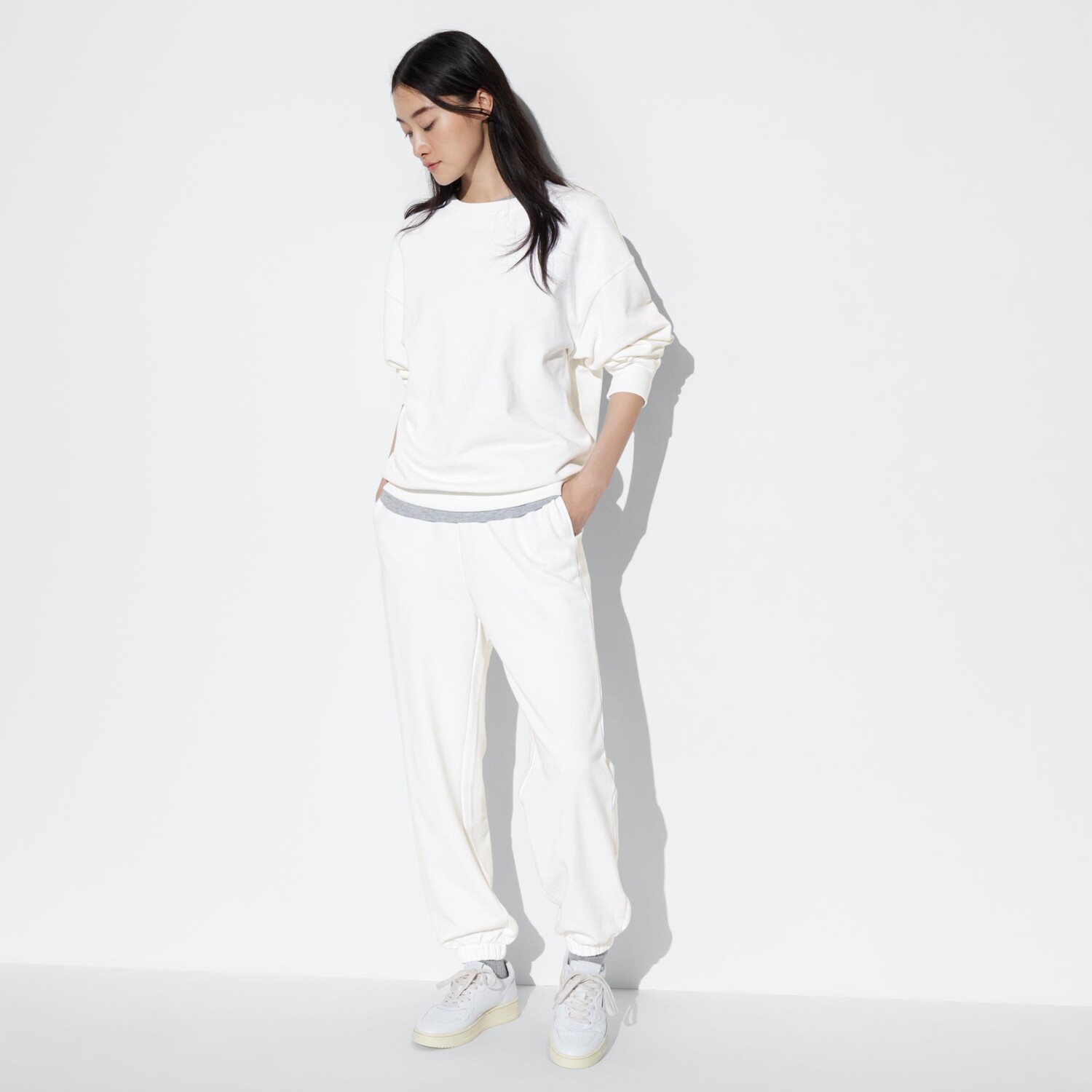 

Спортивные штаны (длиннее 70-72 см) можно установить. UNIQLO, белый