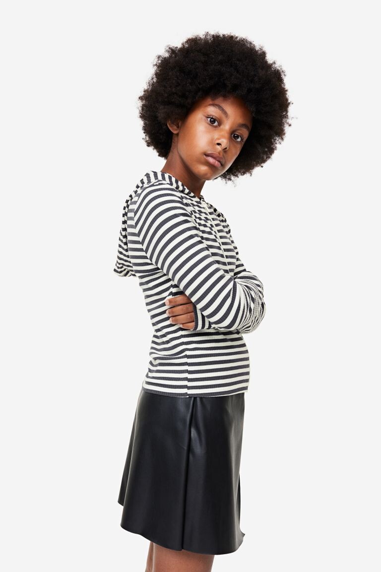 

Рубчатый топ с капюшоном и молнией H&M