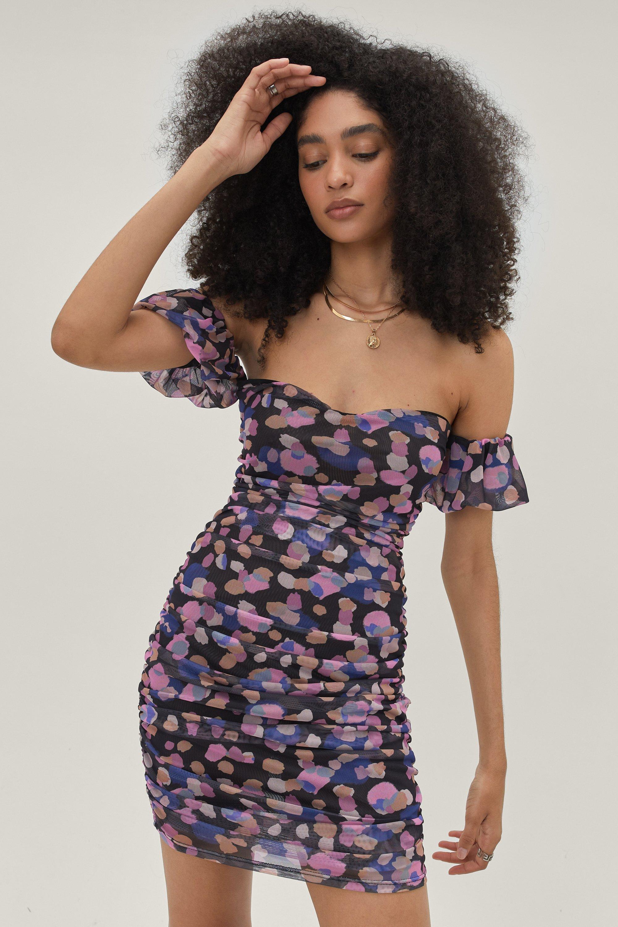 цена Мини-платье Spot Mesh со сборками и открытыми плечами Nasty Gal, фиолетовый