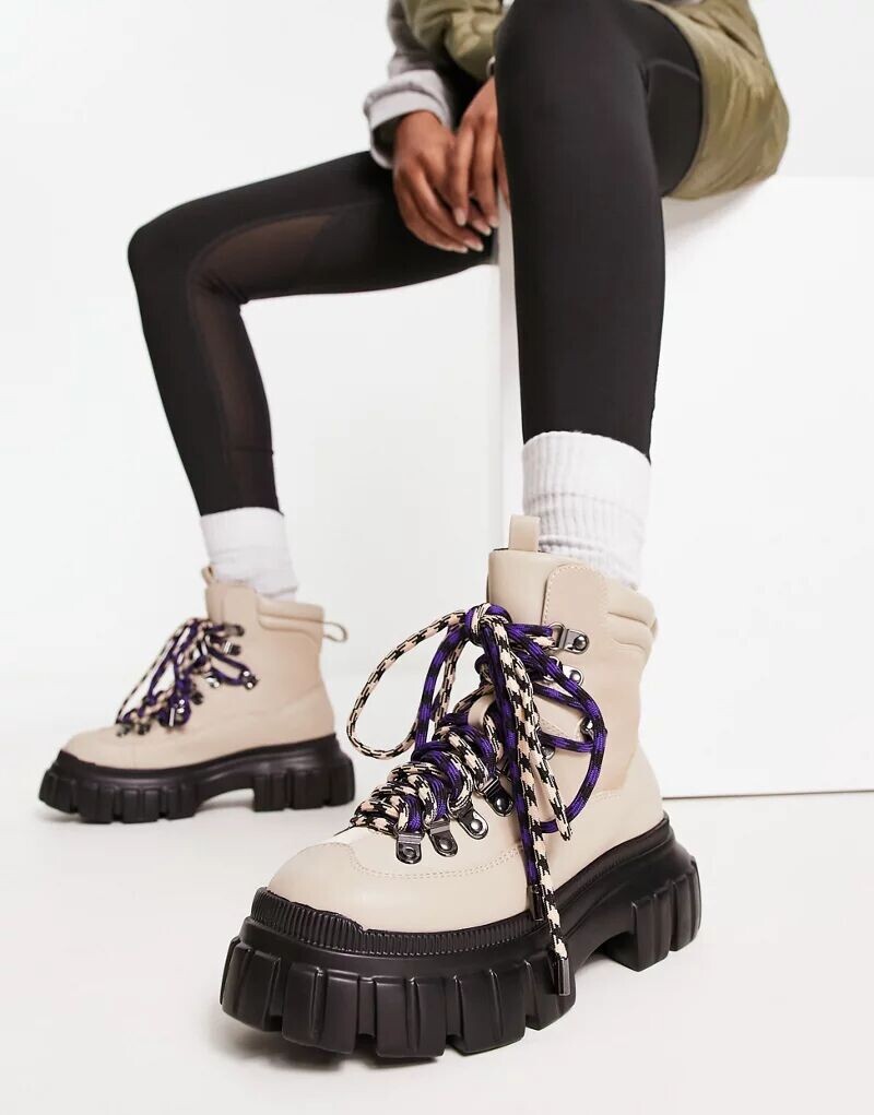 

Бежевые походные ботинки River Island
