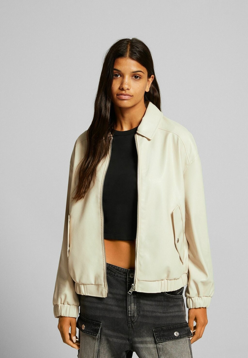 

Куртка из искусственной кожи Bershka, белый