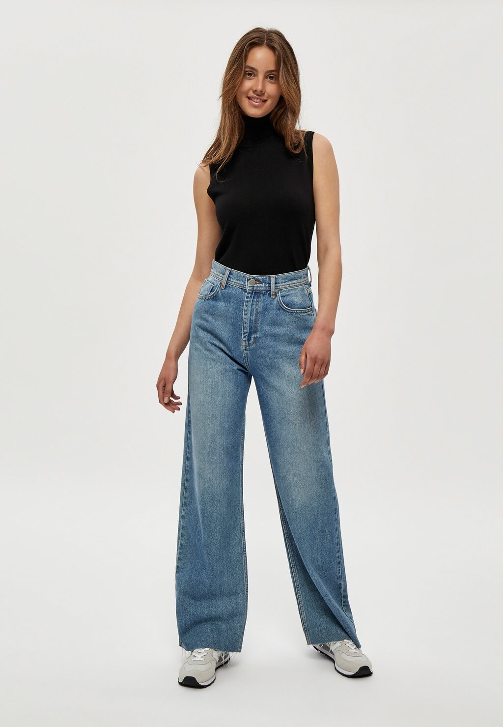 

Топ MIRAKA KNIT TURTLENECK Minus, черный