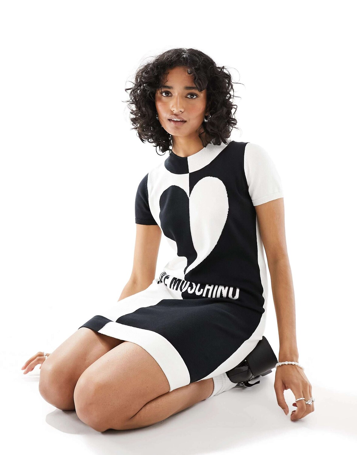 

Черно-белое платье-свитер с логотипом Love Moschino, Черный