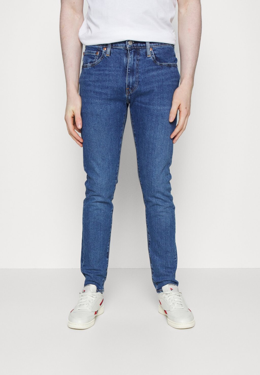 

Джинсы облегающего кроя Levi's
