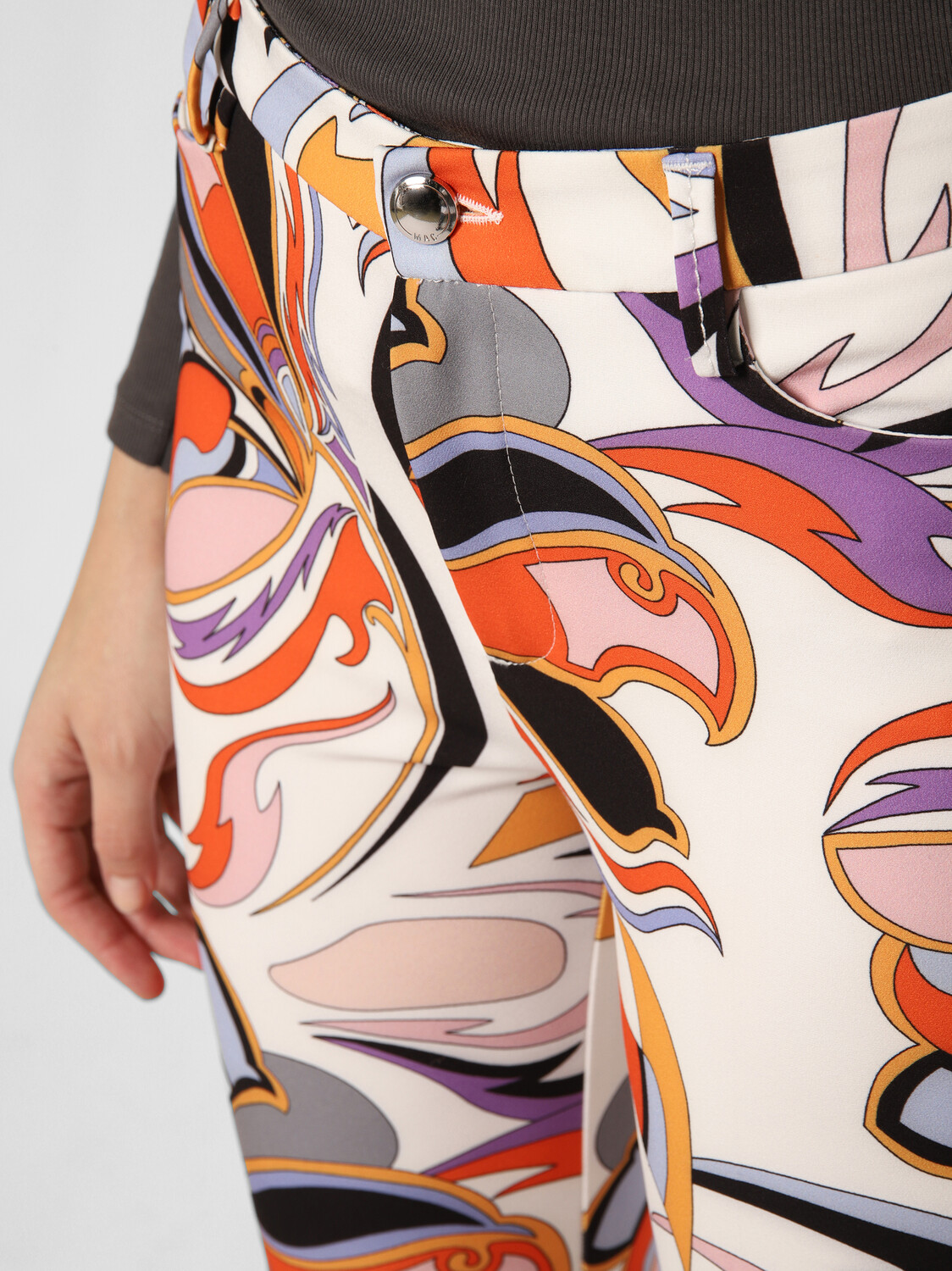 

Брюки MAC HOSEN Hose Aida Kick, цвет ecru mehrfarbig
