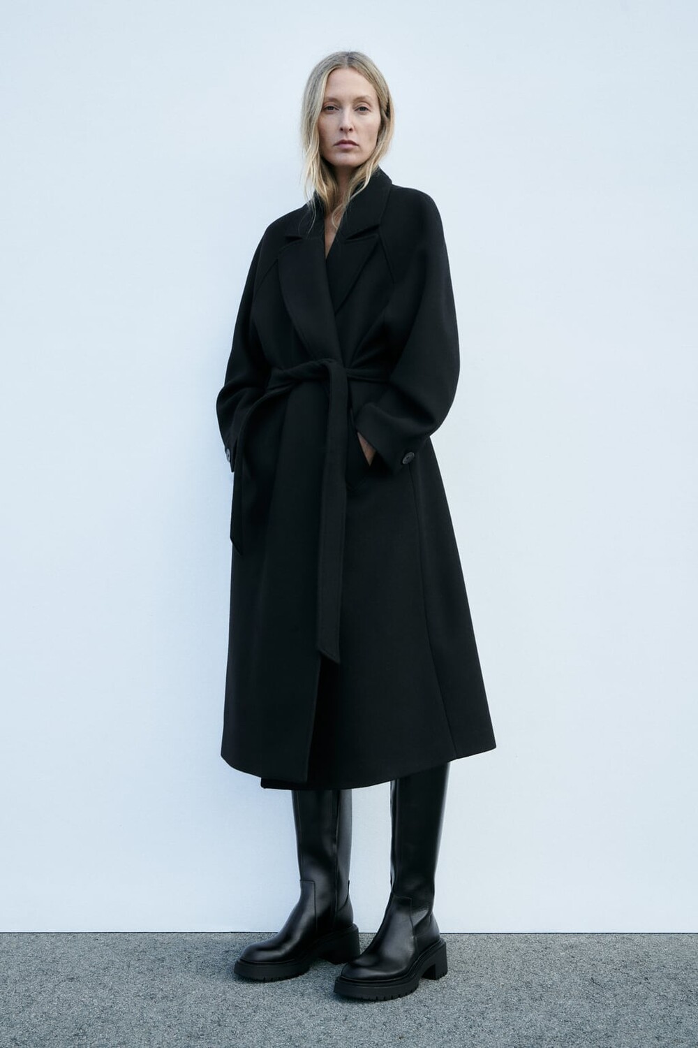 

Кожаные сапоги до колена на спортивной подошве ZARA, черный