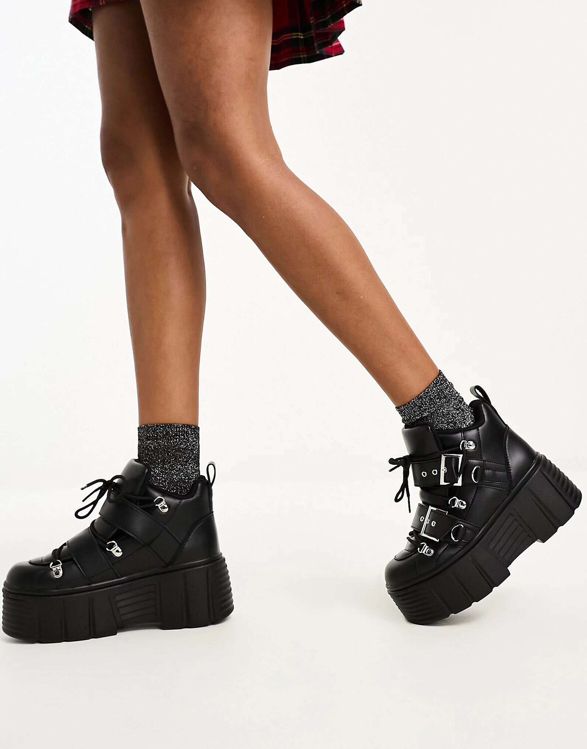 

Черные массивные туфли с несколькими ремешками ASOS Miami