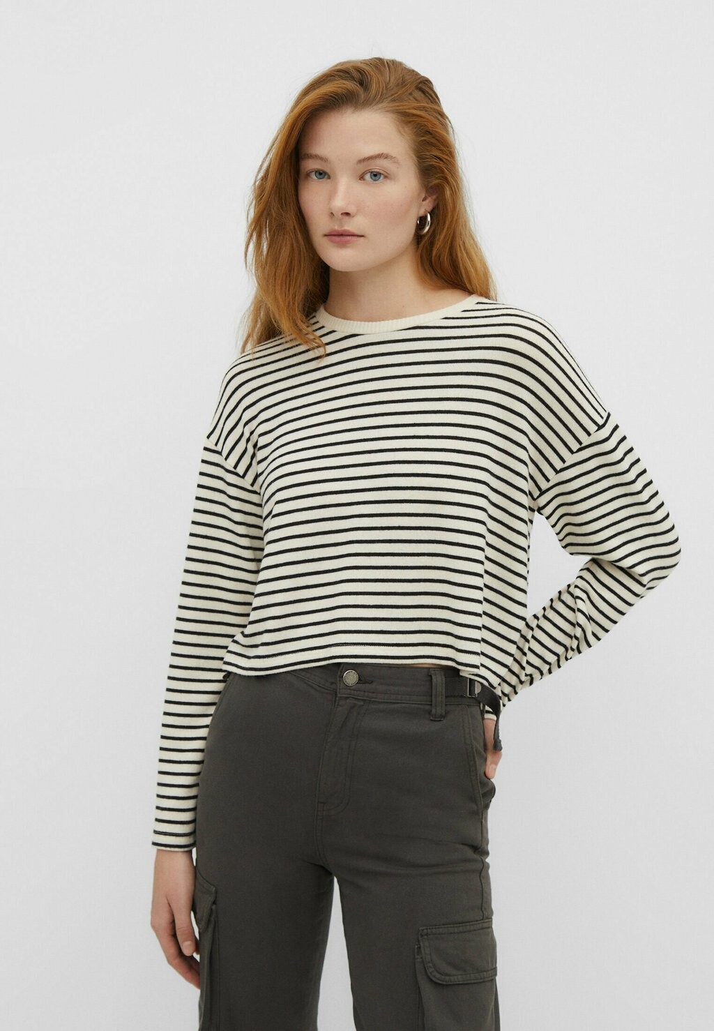 

Футболка с длинным рукавом Stradivarius, черная, Черный