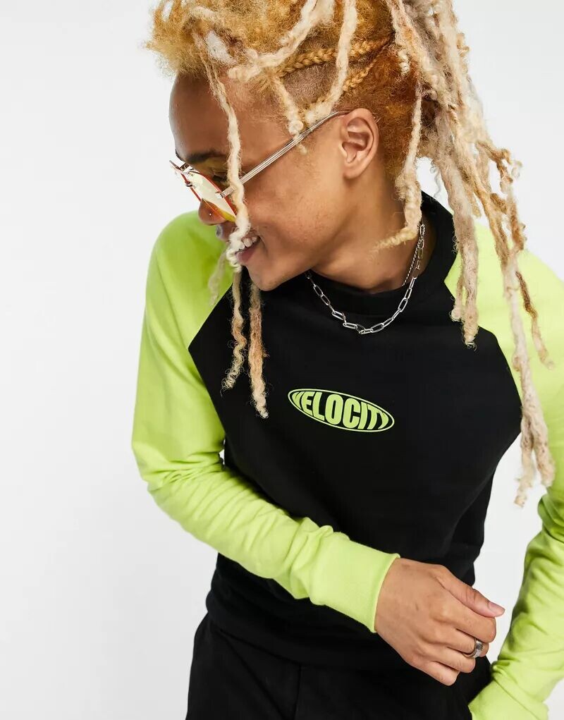 

Черно-зеленый свитшот ASOS в стиле колор-блок