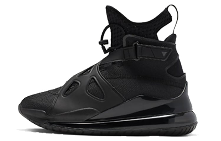 

Jordan Air Latitude 720 Triple Black (W)