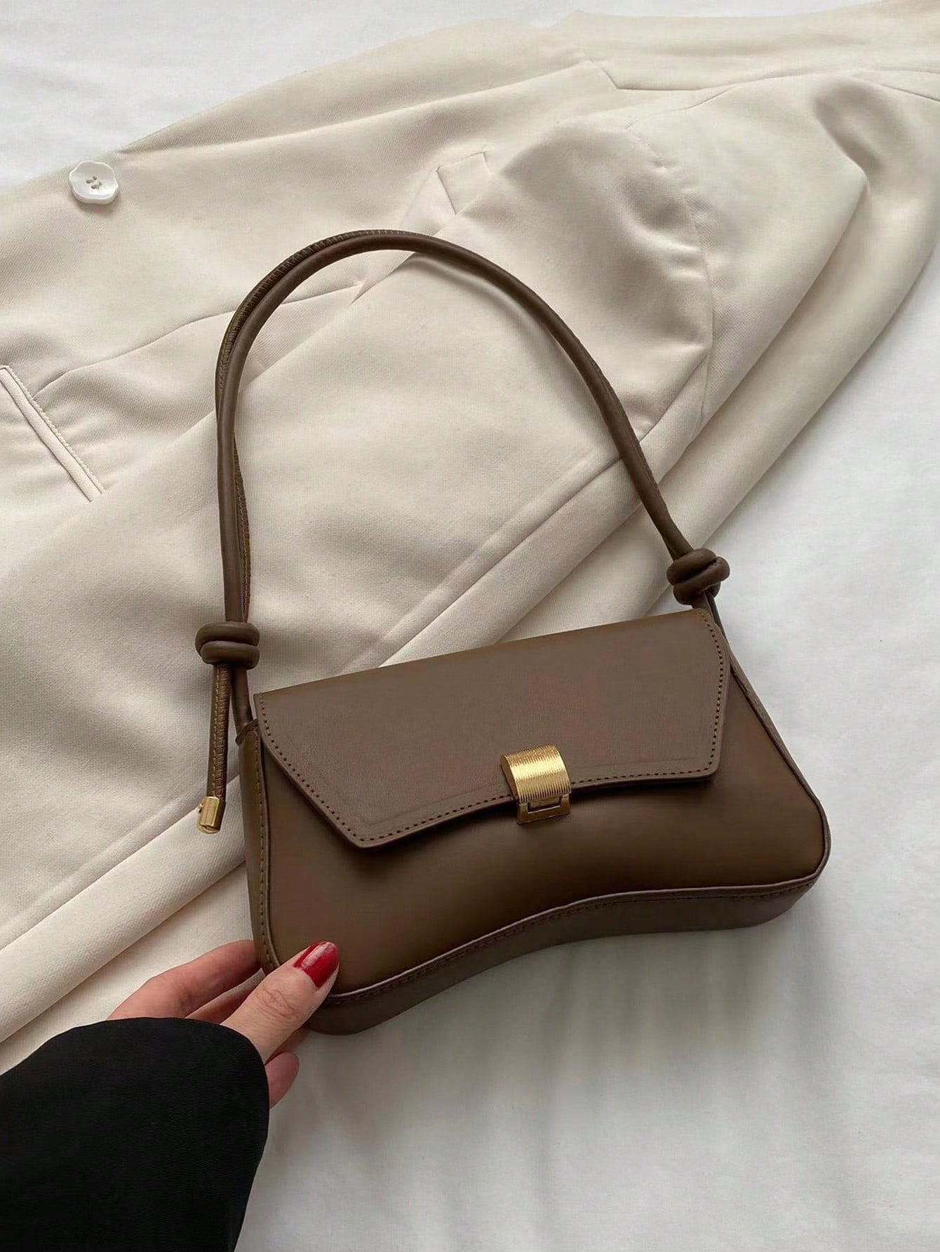 цена 2023 Новая модная женская сумка подмышками, коричневый