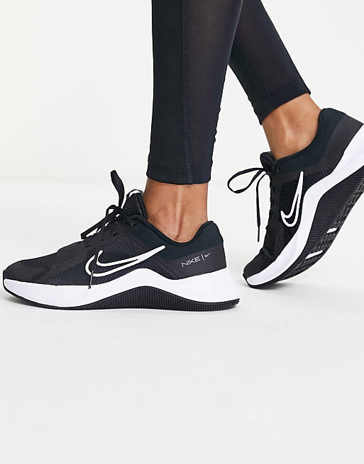 

Черно-белые кроссовки Nike Training MC 2