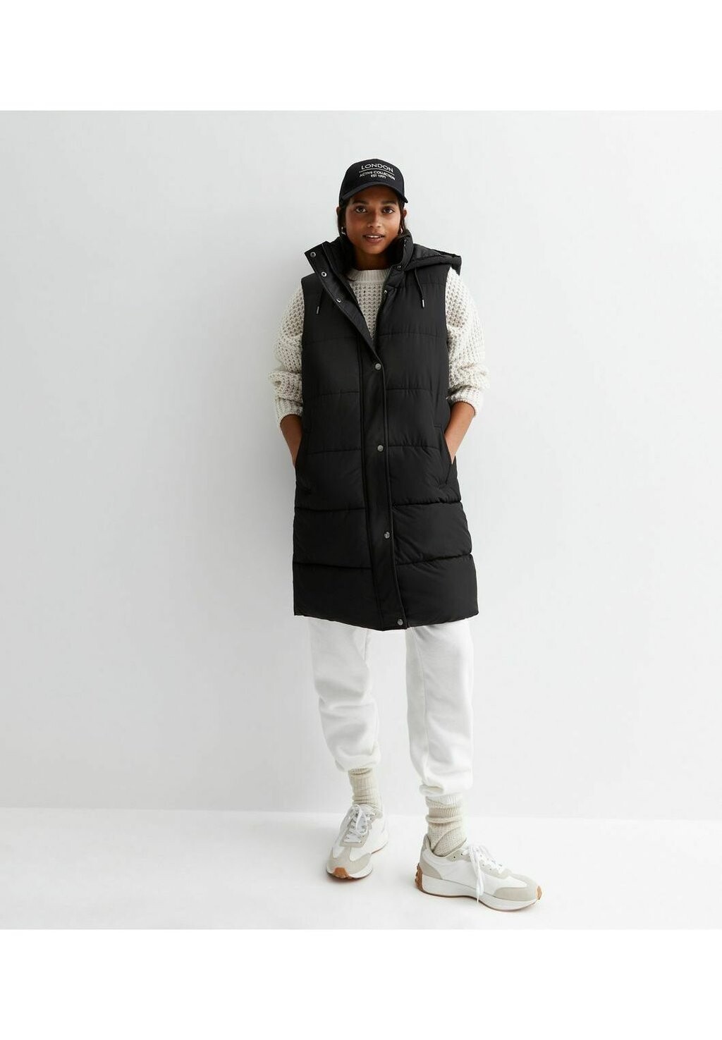 

Жилет LONG HOODED PUFFER GILET New Look, цвет black