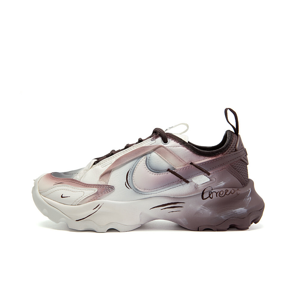 

Женские кроссовки Nike TC 7900 Lifestyle, Brown