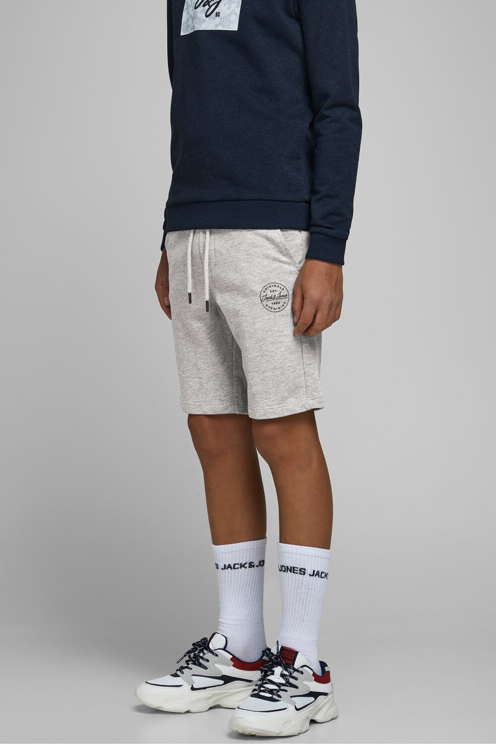 

Спортивные шорты Jack & Jones Junior с логотипом Jack & Jones, серый