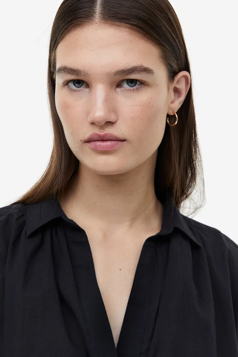 

Хлопковая блузка с треугольным вырезом H&M, черный