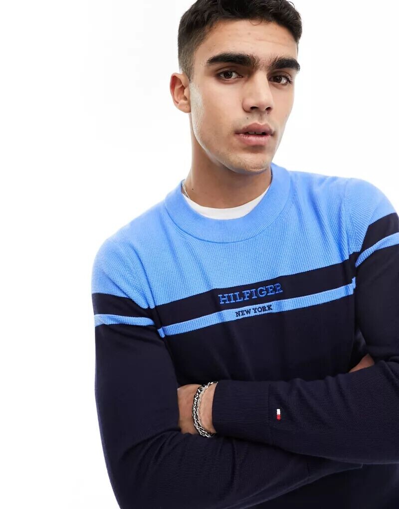 

Темно-синий свитер с графическими блоками Tommy Hilfiger