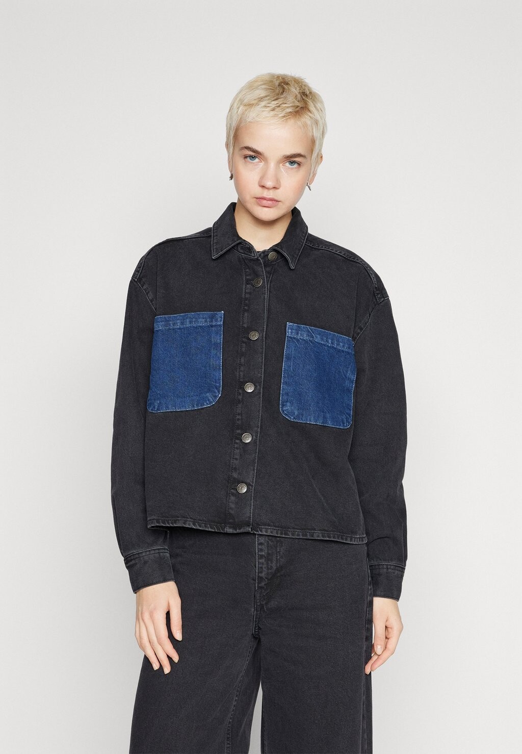 

Джинсовая куртка Object РУБАШКА OBJBEATE, цвет black denim detail/medium blue