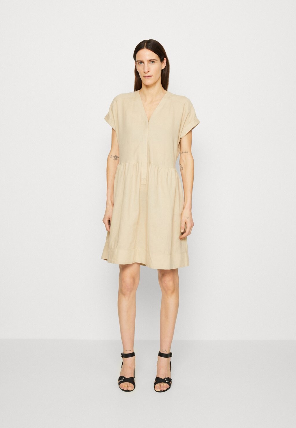 

Летнее платье Esprit
