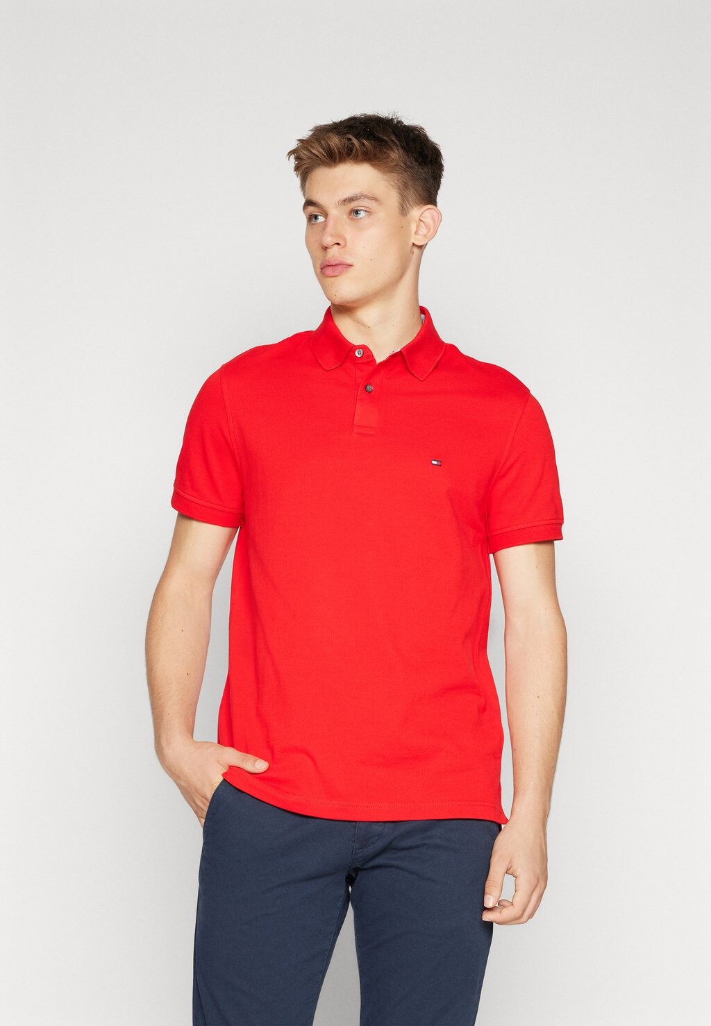 

яростный красный Polo Tommy Hilfiger