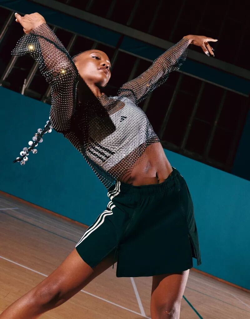 

Черно-белые танцевальные юбки adidas Sportswear adidas performance