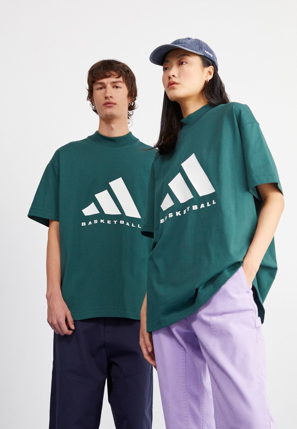 

Футболка с принтом Basketball Crew adidas Originals, цвет mineral green