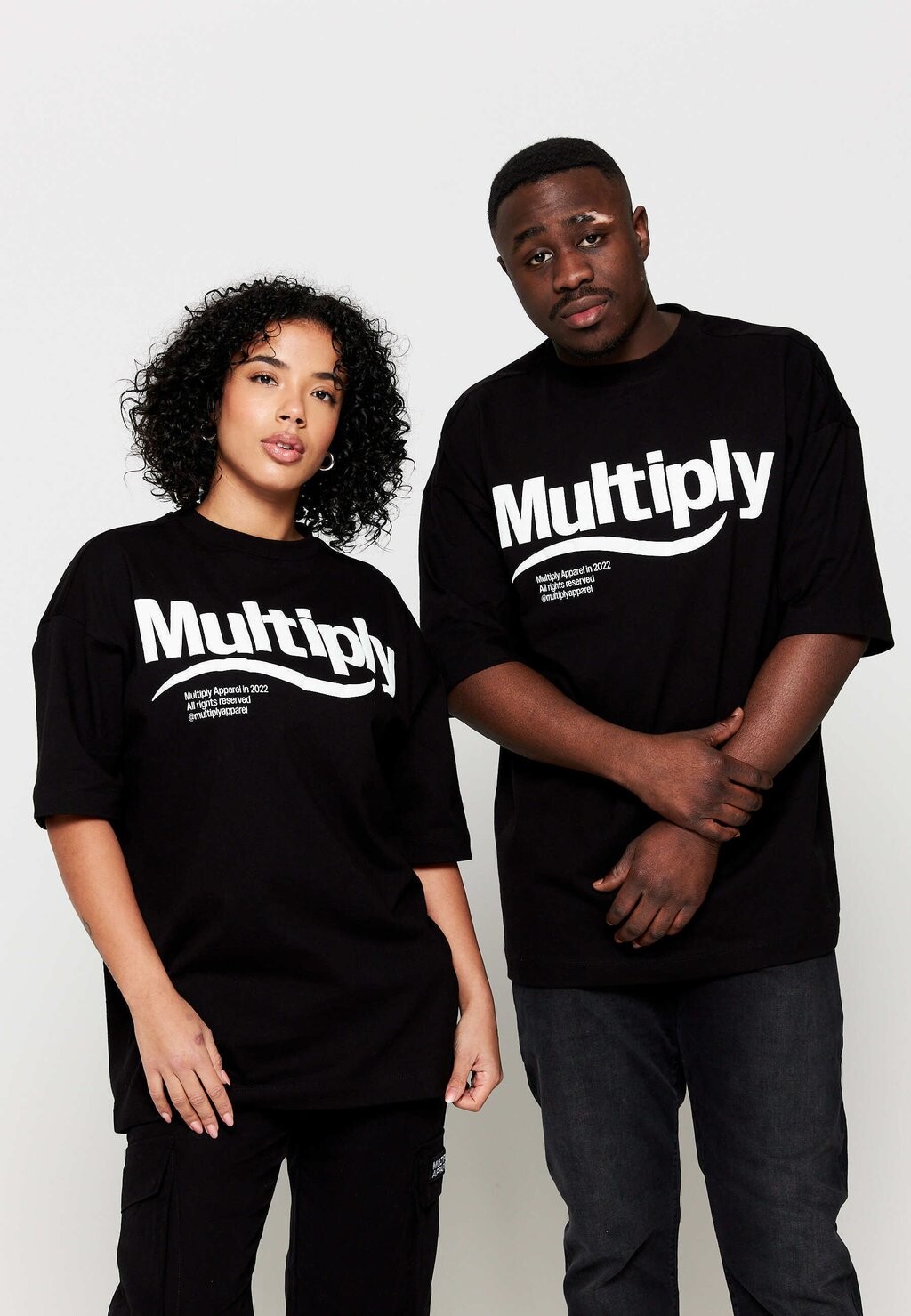 

Футболка с принтом Multiply Apparel, черный