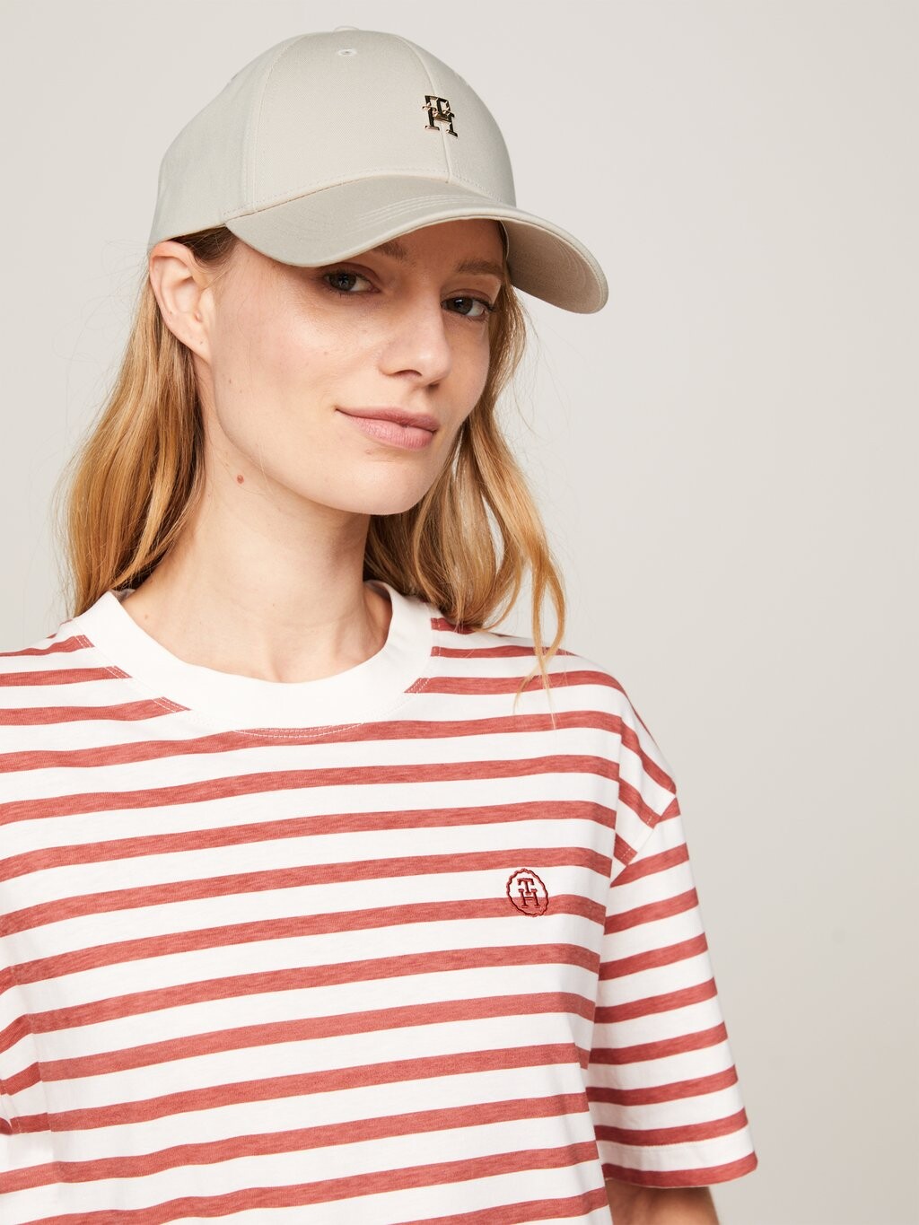 

Бейсболка DISTINCT Tommy Hilfiger, бежевый