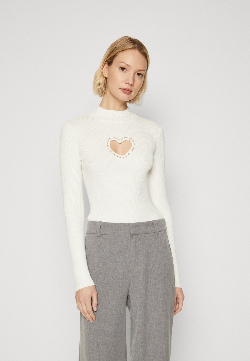 

Свитшот Guess HEART CUT-OUT MIA, цвет dove white