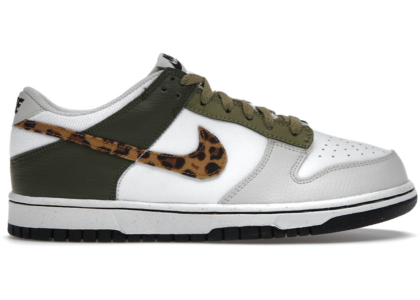 

Кроссовки подростковые Nike Dunk Low Olive Leopard, белый / кокосовый / зеленый / черный
