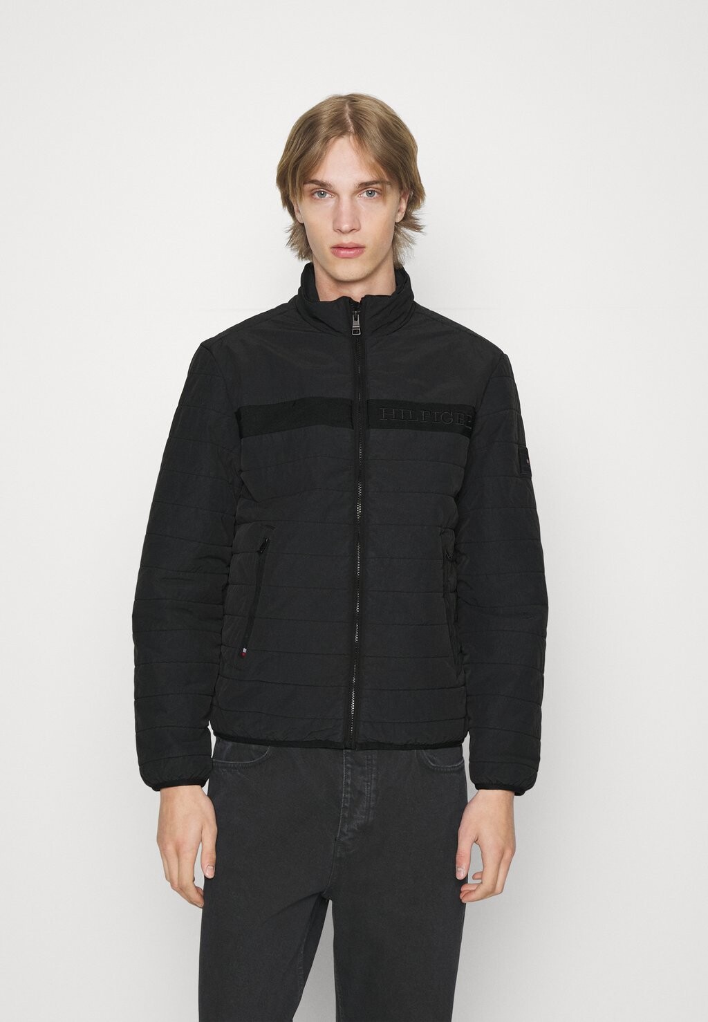 

Демисезонная куртка Tommy Hilfiger