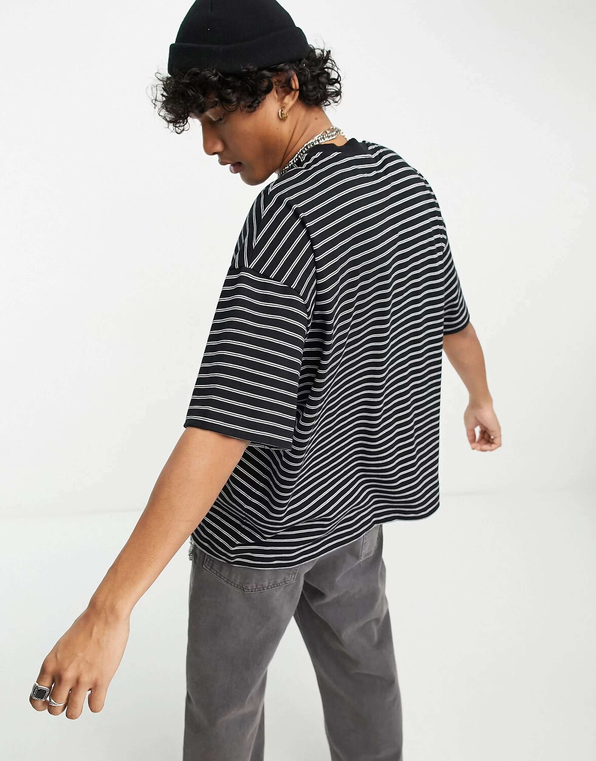 

Футболка AllSaints Burman в черную полоску