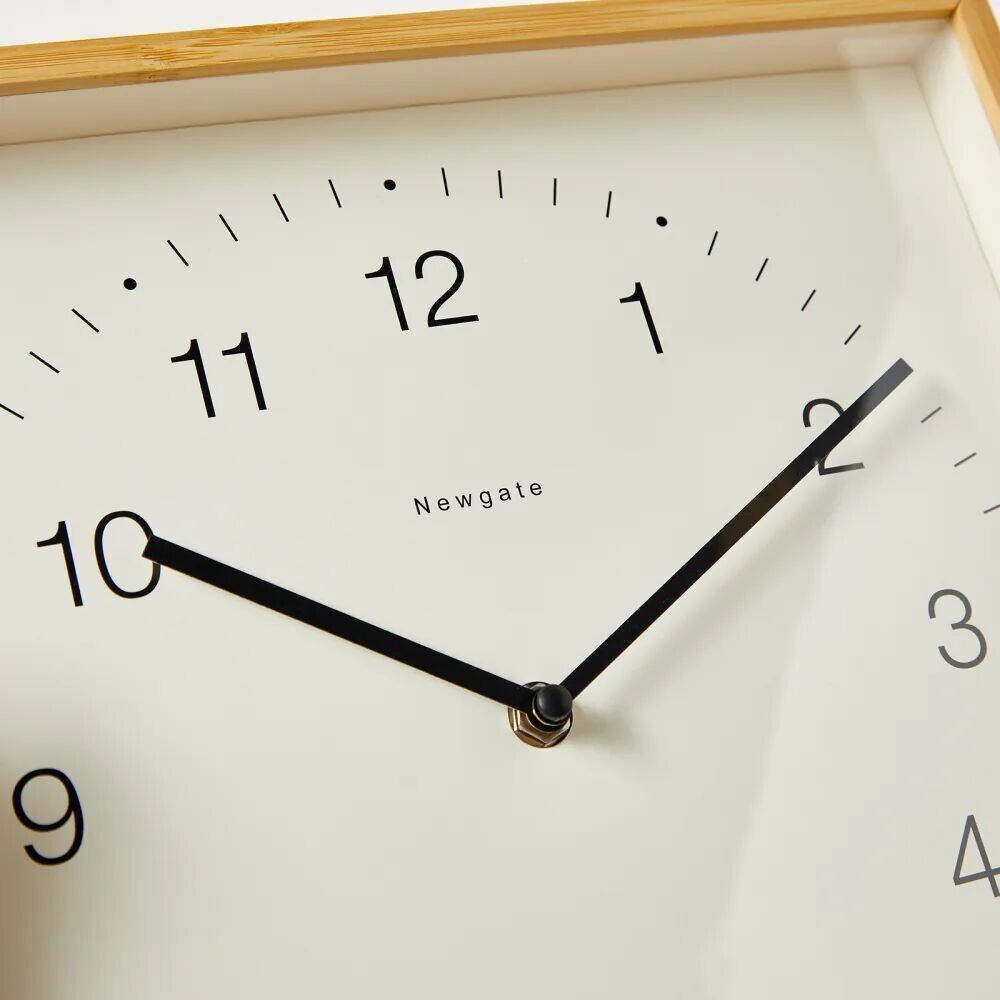 

Newgate Clocks Фиджи Настенные часы с циферблатом Mongoose