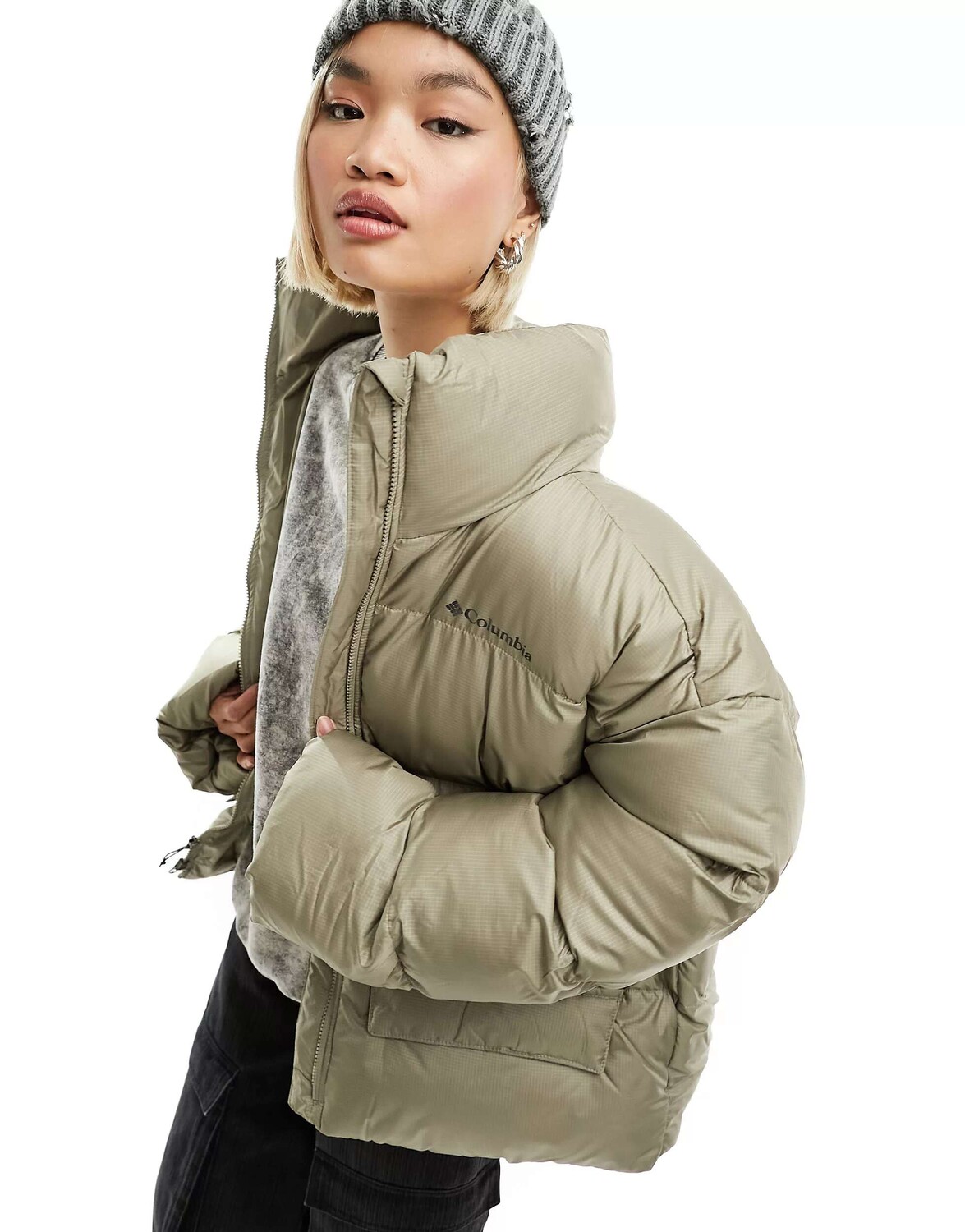 

Оверсайз-пуховик цвета бивня Columbia Puffect Surplus эксклюзивно для ASOS