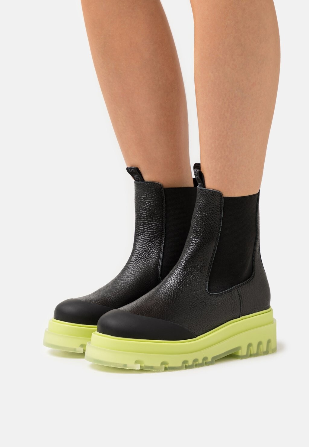 

Ботильоны на платформе Steve Madden