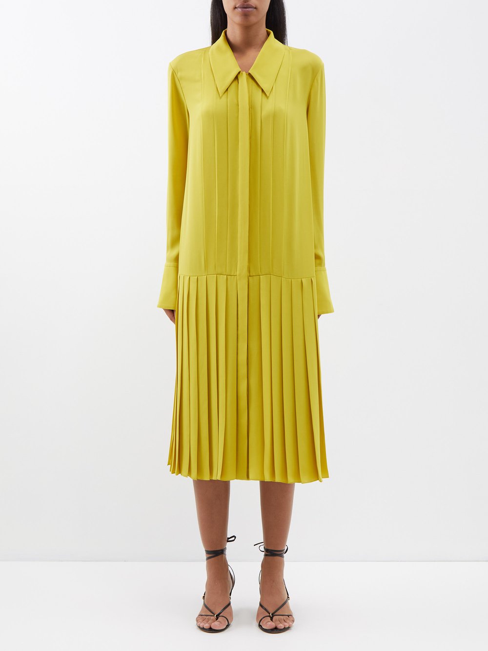 Плиссированное платье-рубашка helli из шелкового жоржета Khaite, желтый