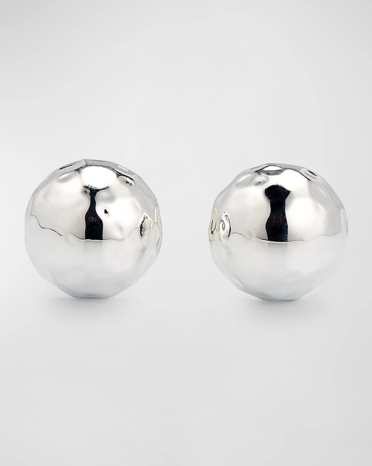 

Крошечные серебряные серьги-гвоздики с чеканкой NEST Jewelry, цвет Silver