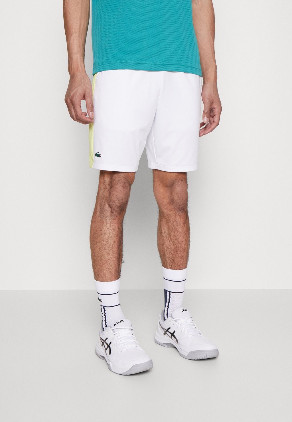 

Спортивные шорты Lacoste