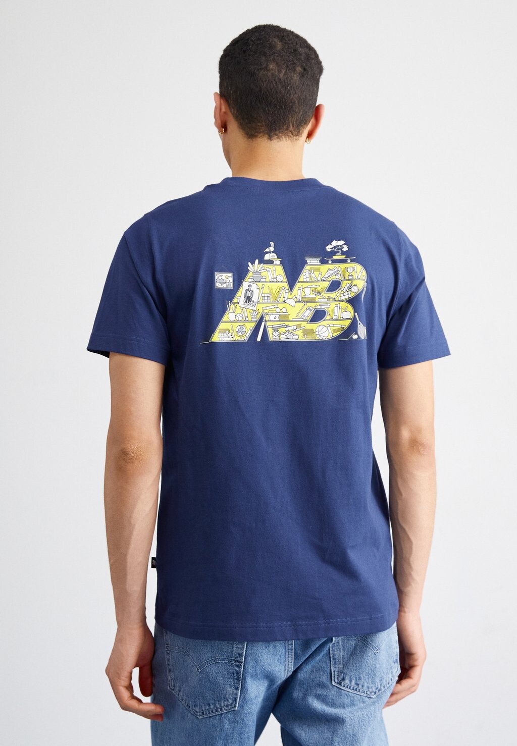 

Футболка с принтом BOOKSHELF TEE New Balance, цвет navy