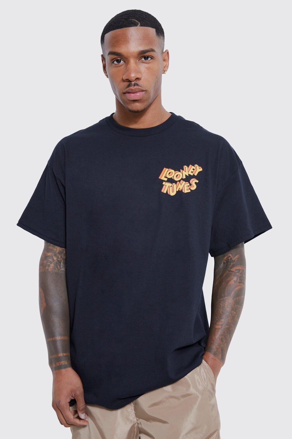 

Оверсайзовая футболка с лицензией looney tunes Boohoo, черный