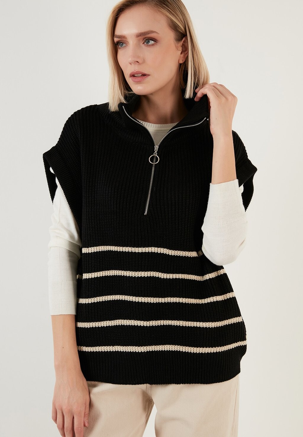 

Футболка с принтом REGULAR FIT LELA, цвет black