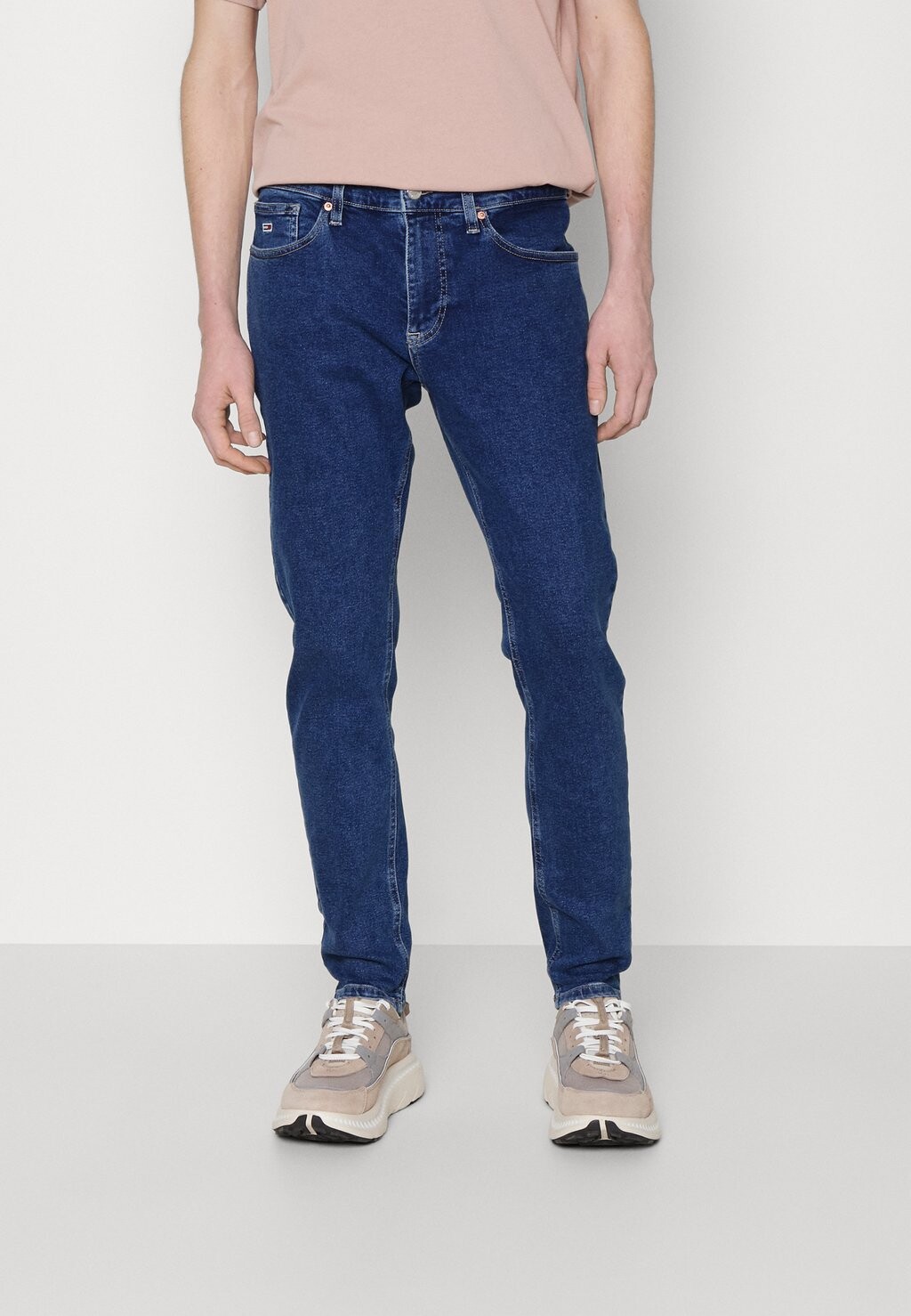 

Зауженные джинсы Tommy Jeans