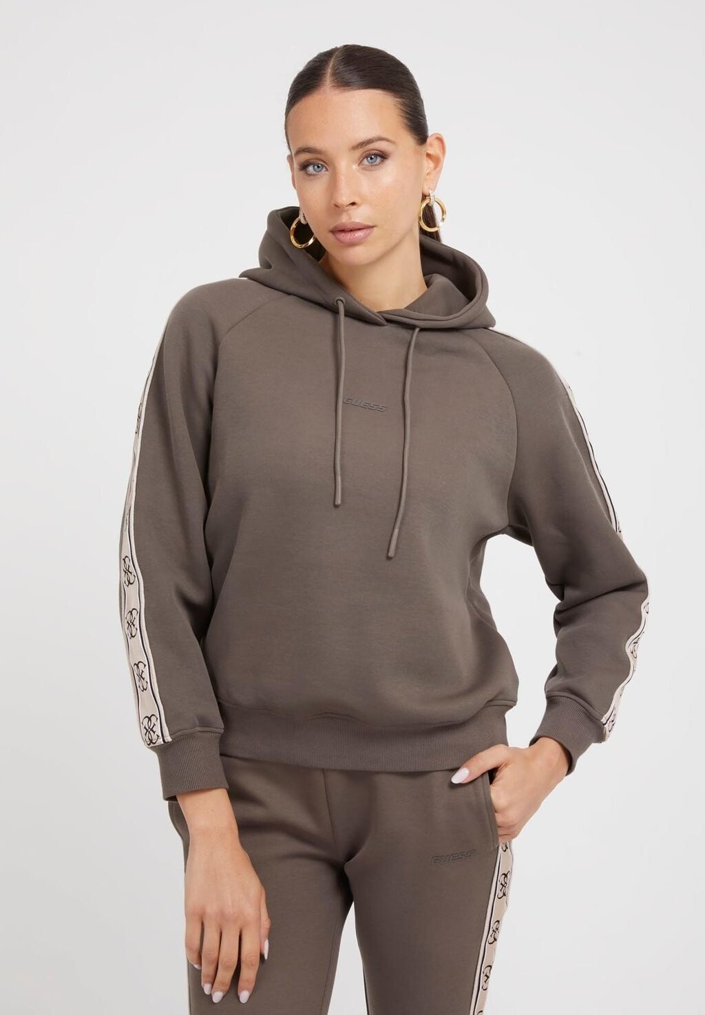 

Толстовка с капюшоном Guess, коричневый