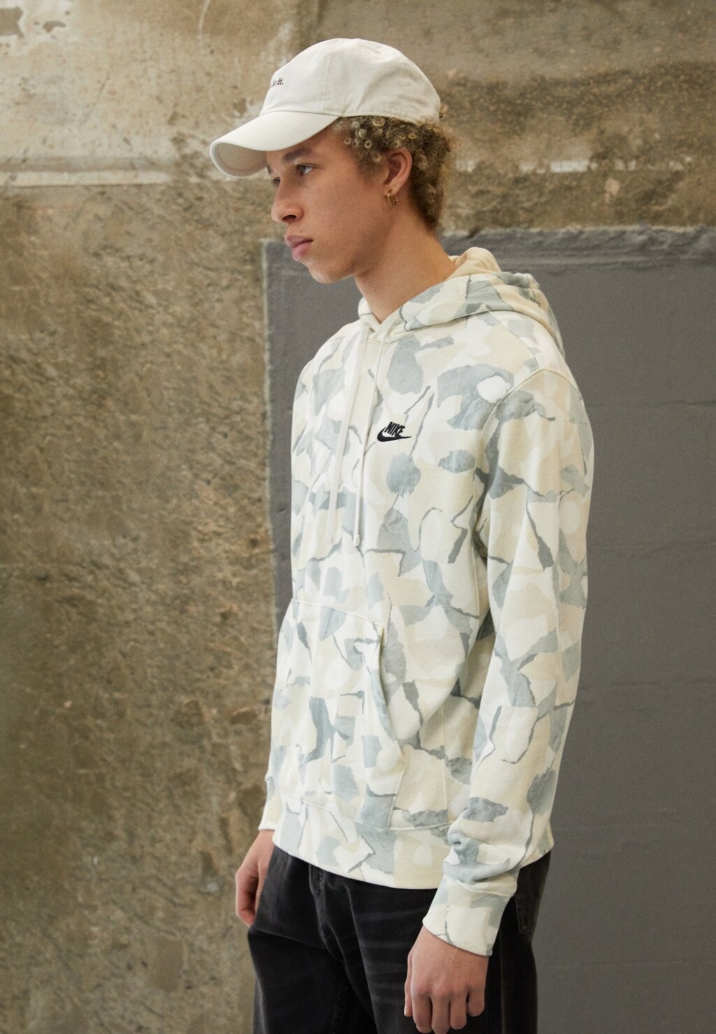 

Толстовка Nike