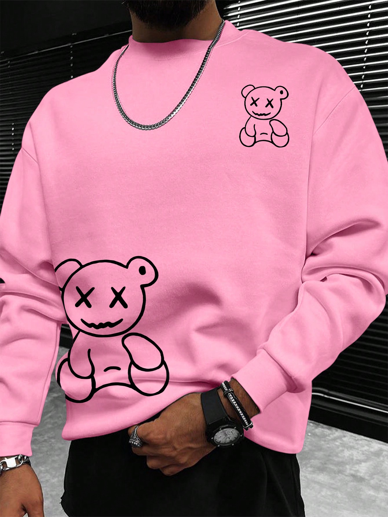 цена Мужской флисовый пуловер с круглым вырезом Manfinity Sporsity с буквенным принтом, розовый