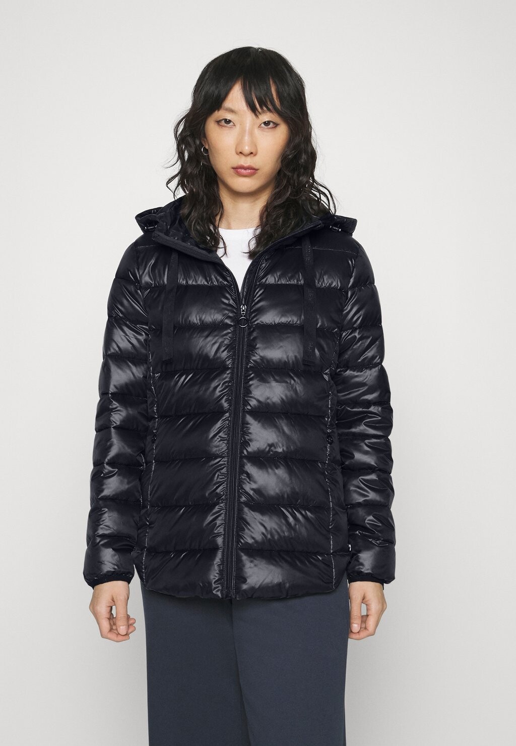 

Зимняя куртка Esprit