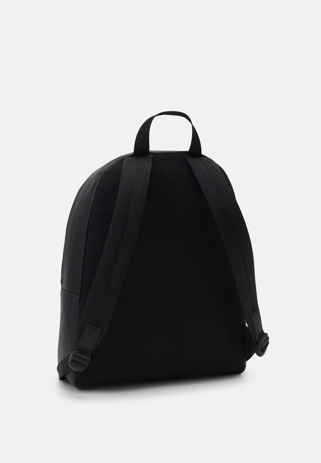 

Рюкзак Calvin Klein Jeans SCULPTED CAMPUS MONO UNISEX, цвет black/metallic