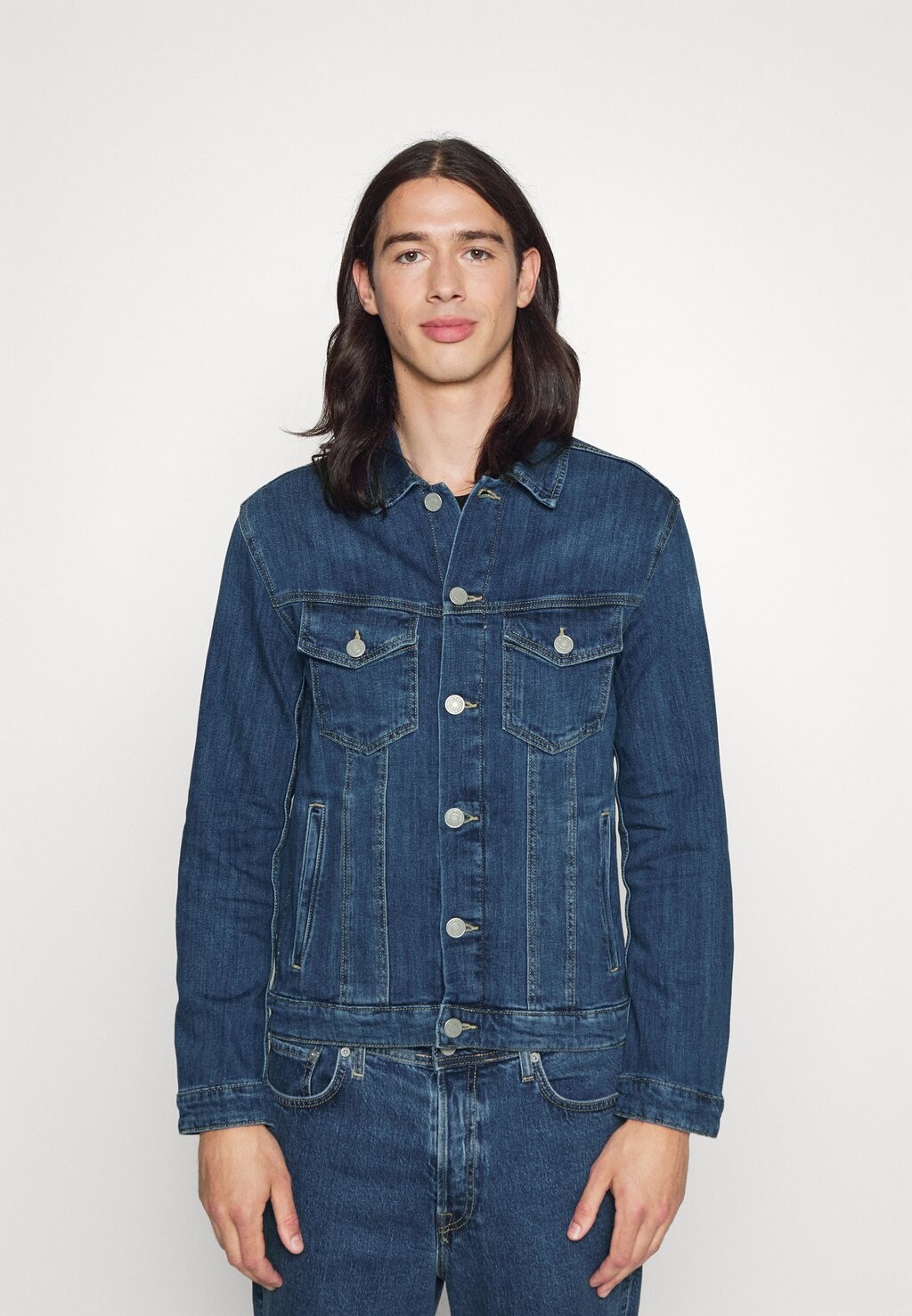 

Джинсовая куртка Jack & Jones